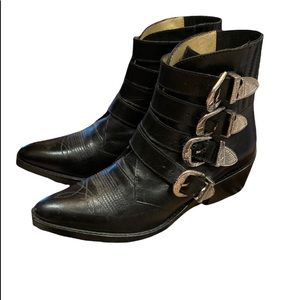 Like new Toga Pulla black leather 4 buckle western boot. Size 36(6 US)